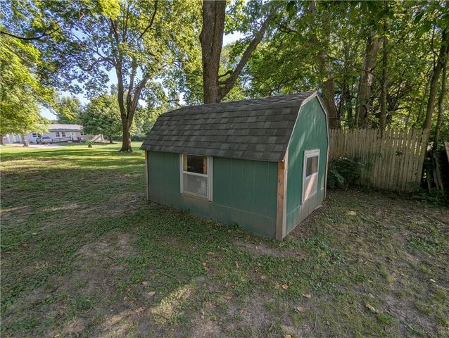 1111 Miami Street, Hiawatha, KS 66434