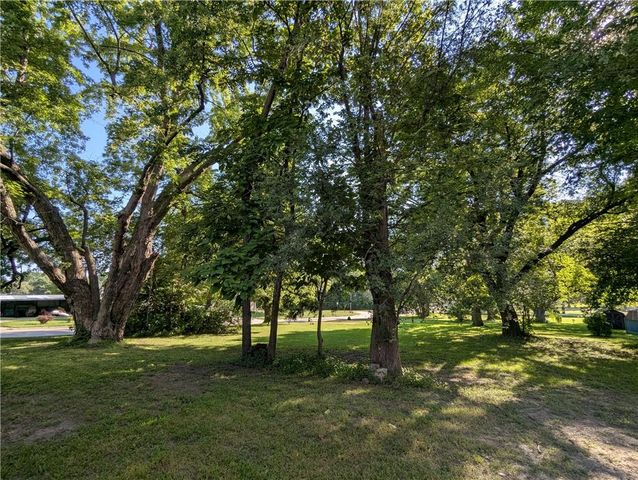 1111 Miami Street, Hiawatha, KS 66434