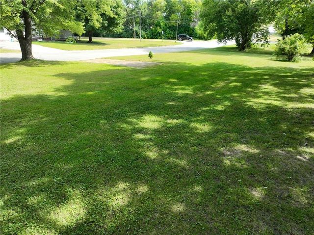 1111 Miami Street, Hiawatha, KS 66434