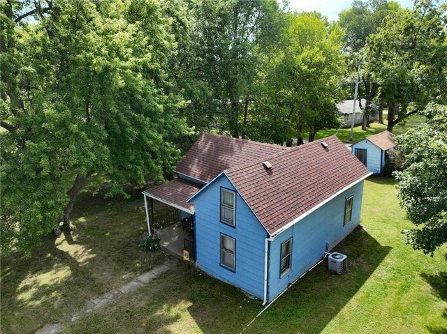 1111 Miami Street, Hiawatha, KS 66434