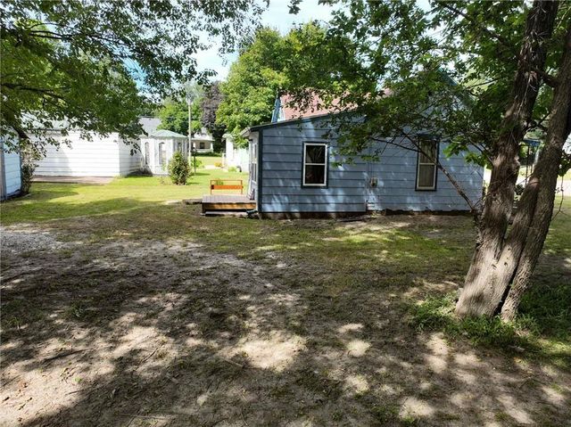 1111 Miami Street, Hiawatha, KS 66434