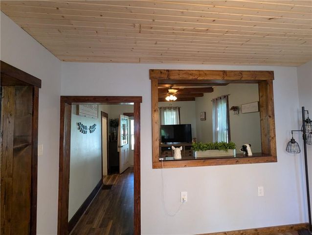 1111 Miami Street, Hiawatha, KS 66434