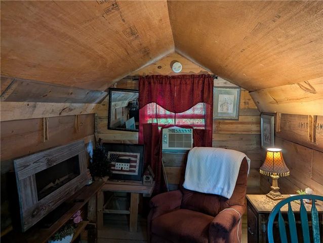 1111 Miami Street, Hiawatha, KS 66434