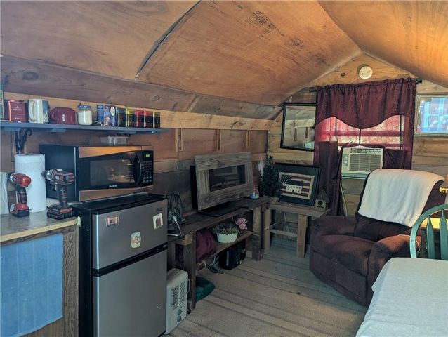 1111 Miami Street, Hiawatha, KS 66434