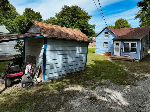 1111 Miami Street, Hiawatha, KS 66434