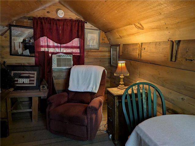 1111 Miami Street, Hiawatha, KS 66434