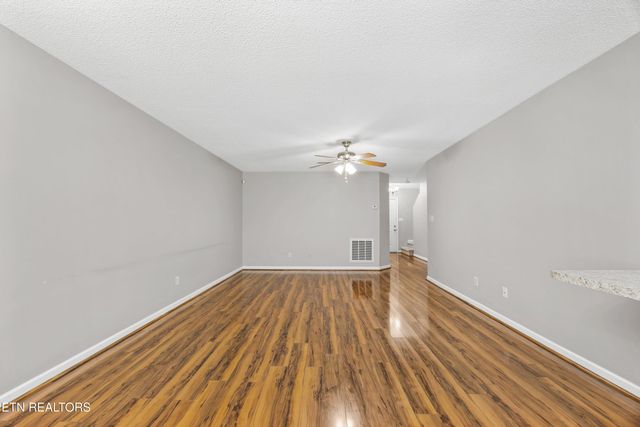 1055 Blinken St, Knoxville, TN 37932