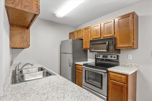 1055 Blinken St, Knoxville, TN 37932