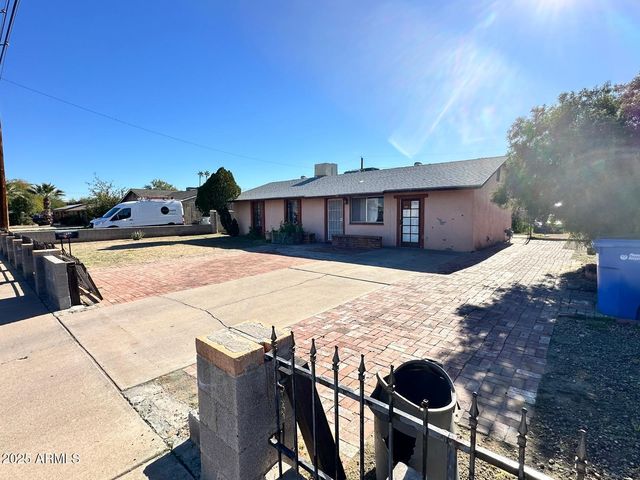 1527 W GROVERS Avenue, Phoenix, AZ 85023