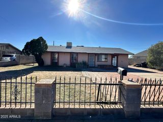 1527 W GROVERS Avenue, Phoenix, AZ 85023