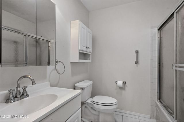 24 Chateux Lane, Toms River, NJ 08757