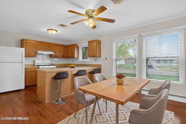 24 Chateux Lane, Toms River, NJ 08757