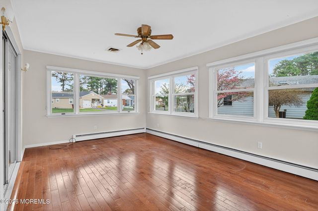 24 Chateux Lane, Toms River, NJ 08757