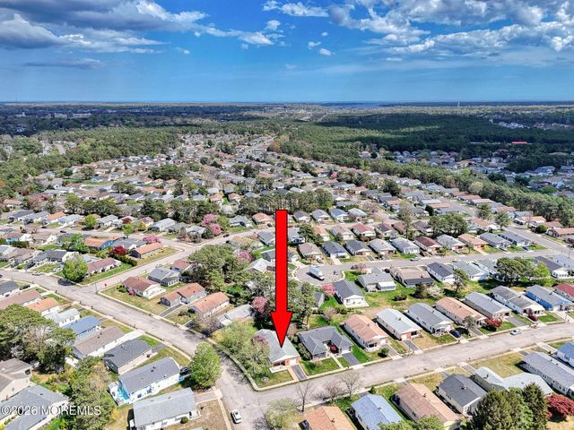 24 Chateux Lane, Toms River, NJ 08757