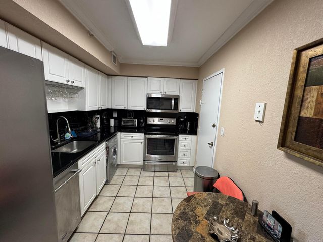 2501 S Ocean Drive 326, Hollywood, FL 33019