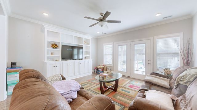 145 Cooper Place Dr, Manchester, TN 37355