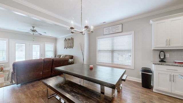 145 Cooper Place Dr, Manchester, TN 37355