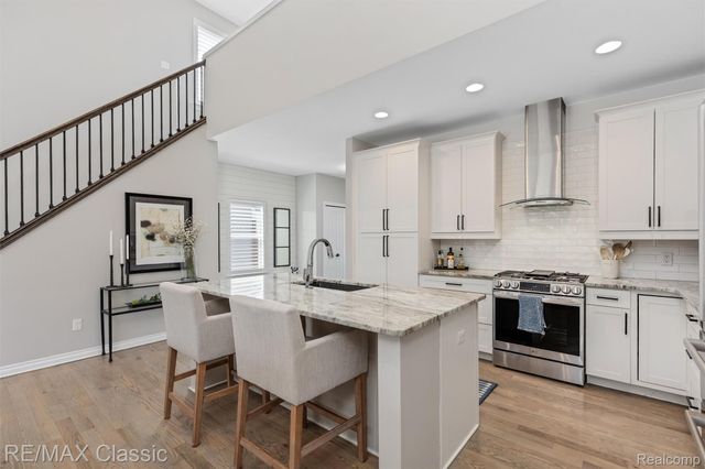 860 N Mill Street, South Lyon, MI 48178