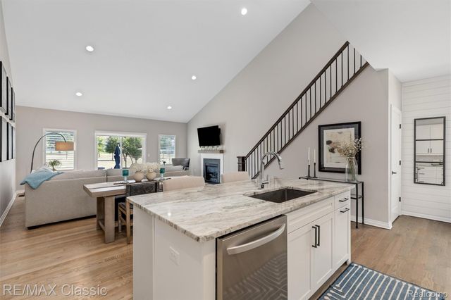 860 N Mill Street, South Lyon, MI 48178