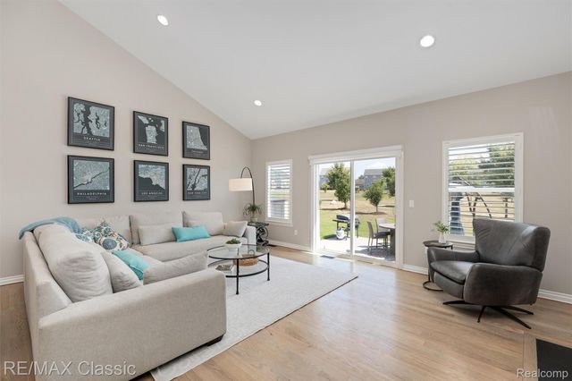860 N Mill Street, South Lyon, MI 48178
