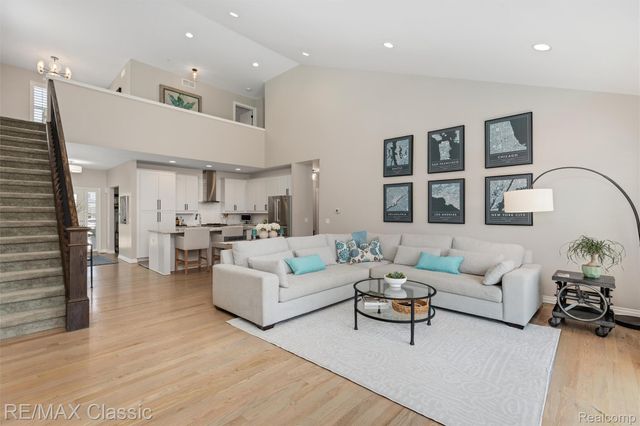 860 N Mill Street, South Lyon, MI 48178