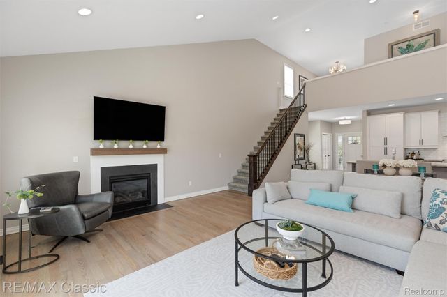 860 N Mill Street, South Lyon, MI 48178
