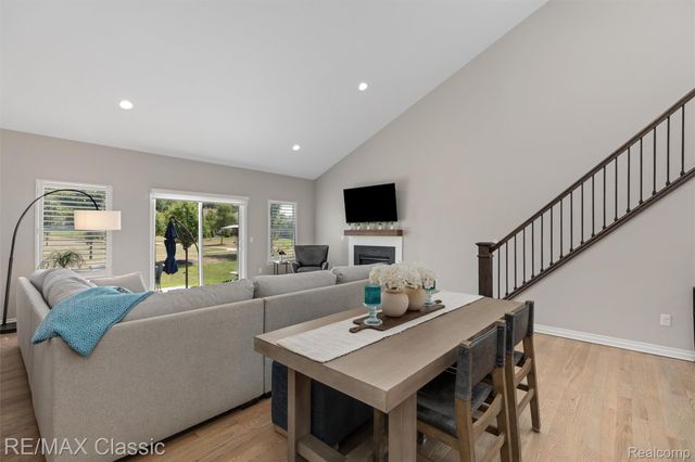 860 N Mill Street, South Lyon, MI 48178