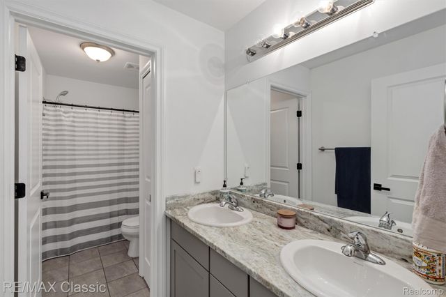 860 N Mill Street, South Lyon, MI 48178