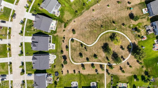 860 N Mill Street, South Lyon, MI 48178