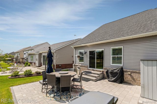 860 N Mill Street, South Lyon, MI 48178