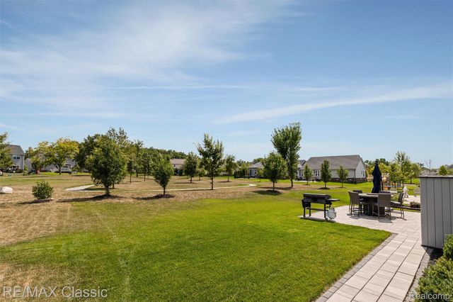 860 N Mill Street, South Lyon, MI 48178