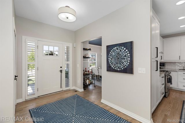 860 N Mill Street, South Lyon, MI 48178