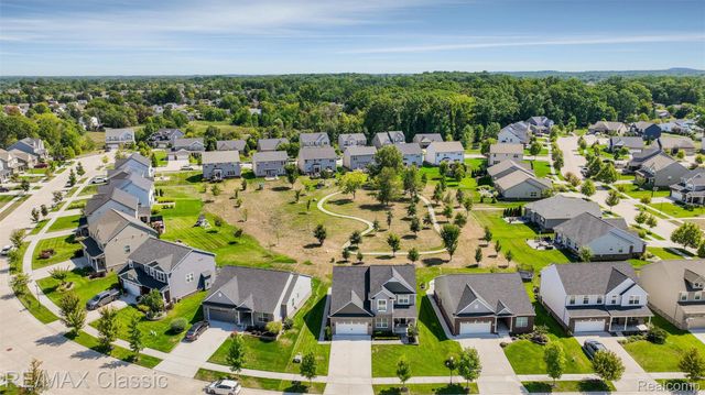 860 N Mill Street, South Lyon, MI 48178