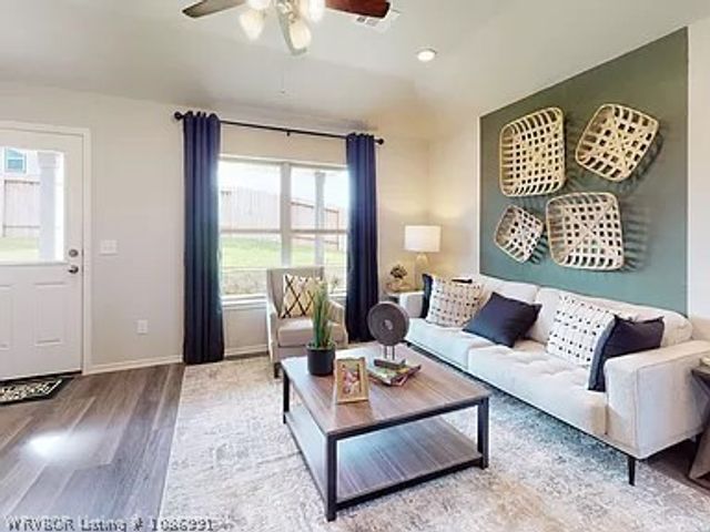 8733 Preston Wood Drive, Fort Smith, AR 72916