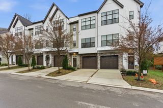 223 Stonecrest Cir, Nashville, TN 37209