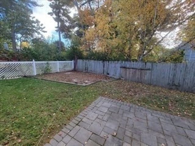 5 Greenleaf Cir, Framingham, MA 01701