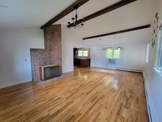 5 Greenleaf Cir, Framingham, MA 01701