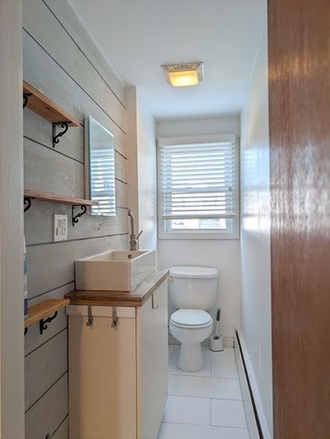 5 Greenleaf Cir, Framingham, MA 01701