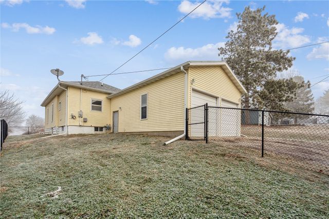 403 3RD Street, Traer, IA 50675