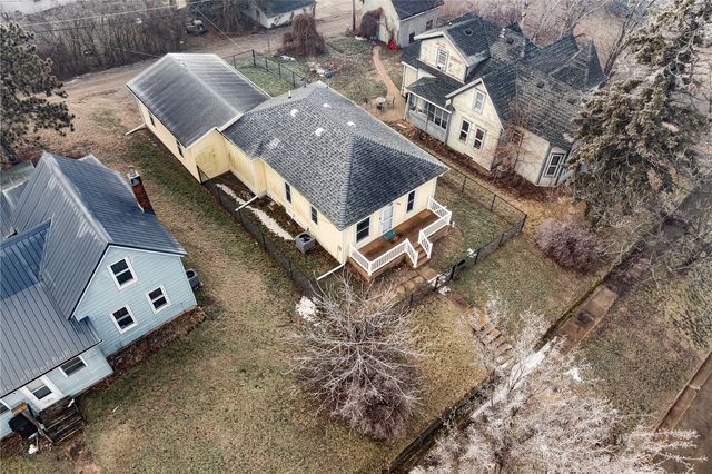 403 3RD Street, Traer, IA 50675