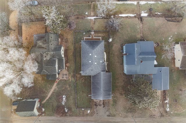 403 3RD Street, Traer, IA 50675