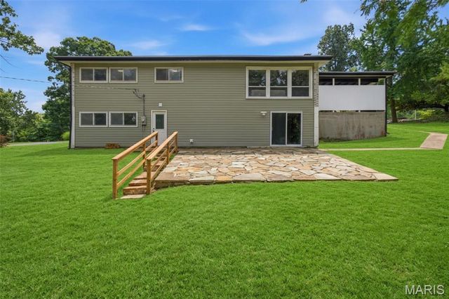 2431 Trossock Lane, Kirkwood, MO 63122