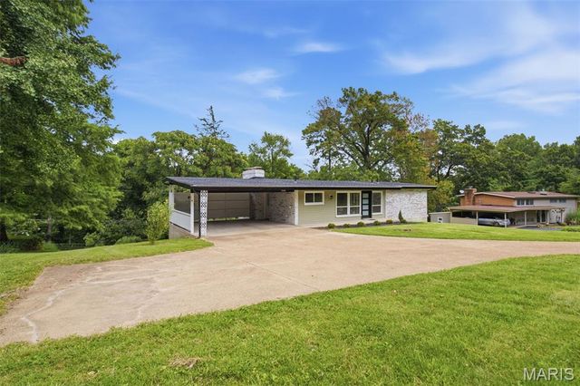 2431 Trossock Lane, Kirkwood, MO 63122