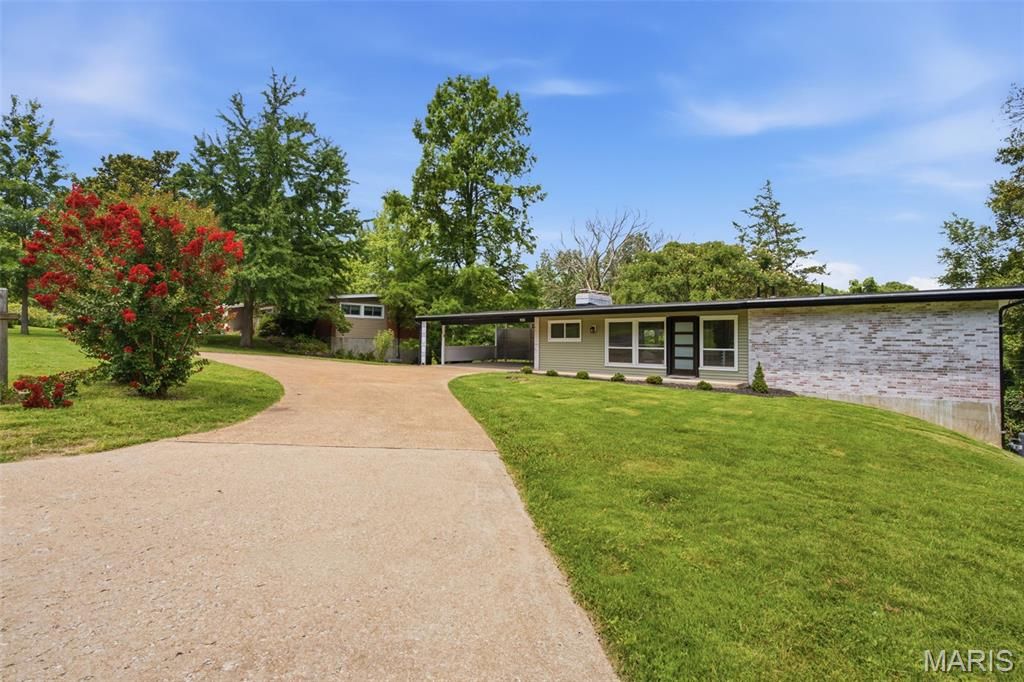 2431 Trossock Lane, Kirkwood, MO 63122