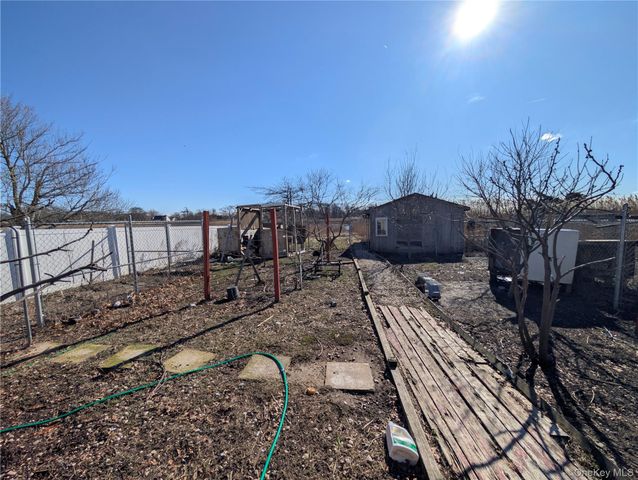 127 Johns Neck Road, Shirley, NY 11967