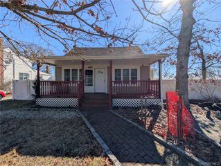 127 Johns Neck Road, Shirley, NY 11967