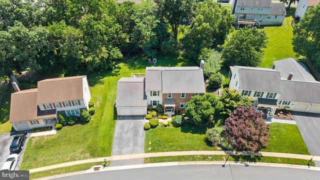 8 WINDING HILL DR, Hockessin, DE 19707
