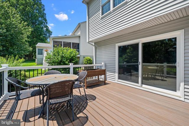 8 WINDING HILL DR, Hockessin, DE 19707