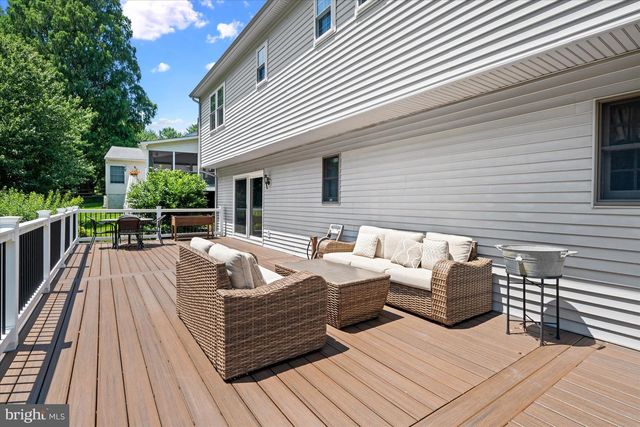 8 WINDING HILL DR, Hockessin, DE 19707