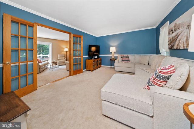 8 WINDING HILL DR, Hockessin, DE 19707